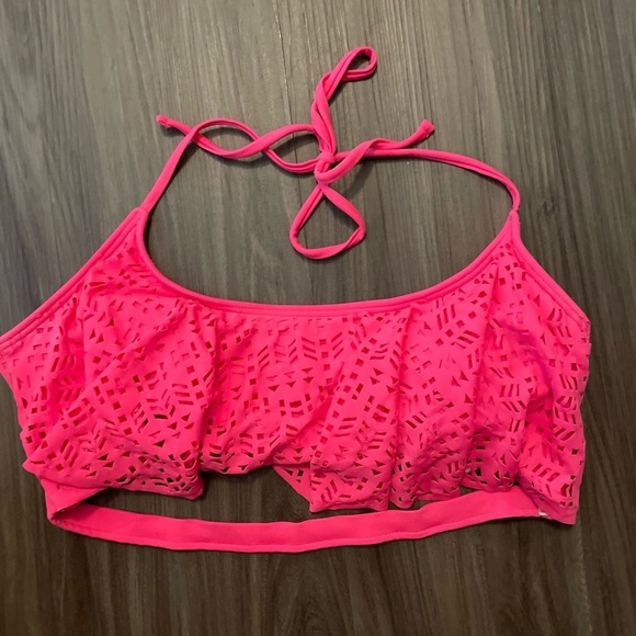 Rue21 Pink Lace Bikini Top with Scalloped Edges and strappy back size XL - Picture 1 of 4
